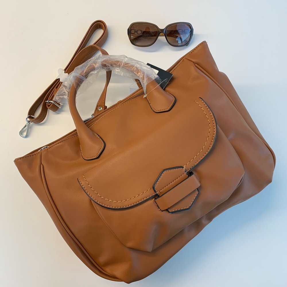 Brown handbag with detachable strap